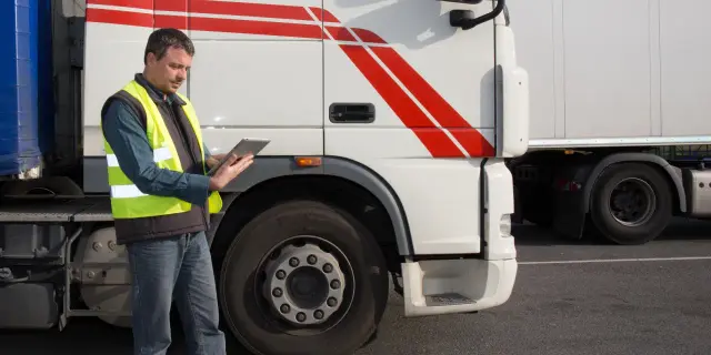 Przewóz towarów - Jak uniknąć pułapek i zyskać kontrolę?